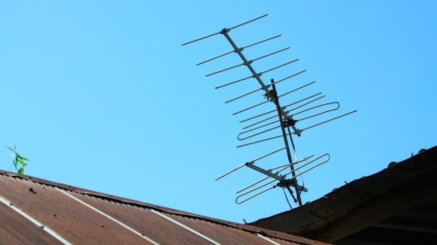 Ruimorma: Reparación de antenas en el Barrio del Pilar
