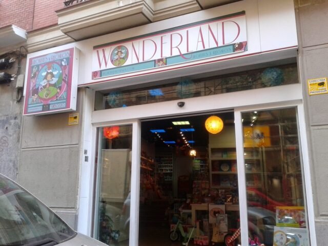 Wonderland Juguetes y Regalos